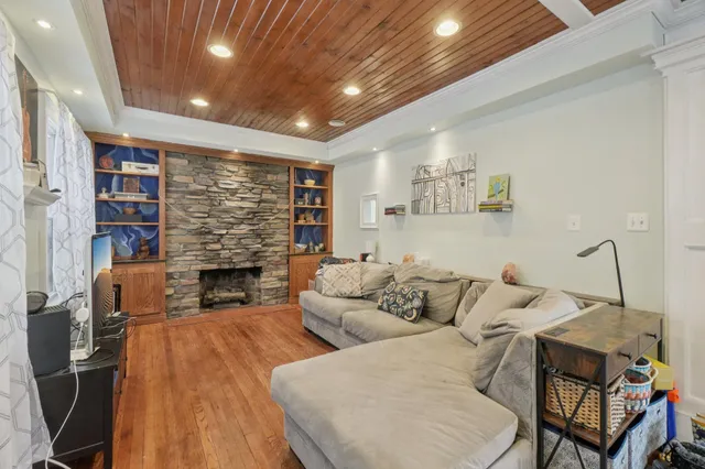 $450,000 | 7 Oakwood Street, Ypsilanti, MI 48197