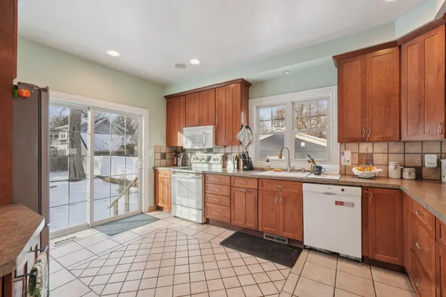 $450,000 | 7 Oakwood Street, Ypsilanti, MI 48197