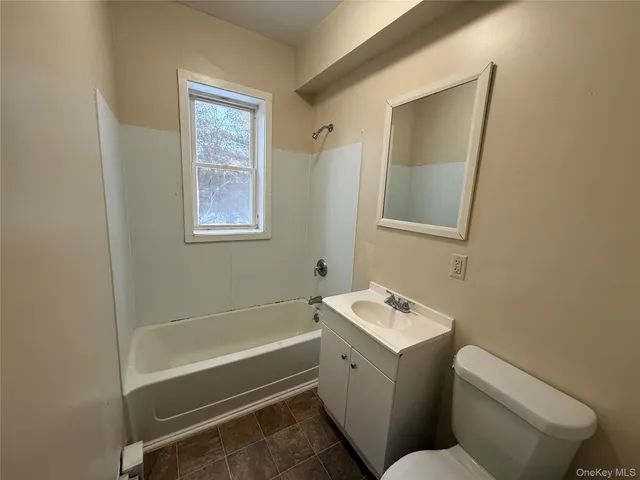 $1,500 | 60 Carroll Street, Unit B8, Poughkeepsie, NY 12601