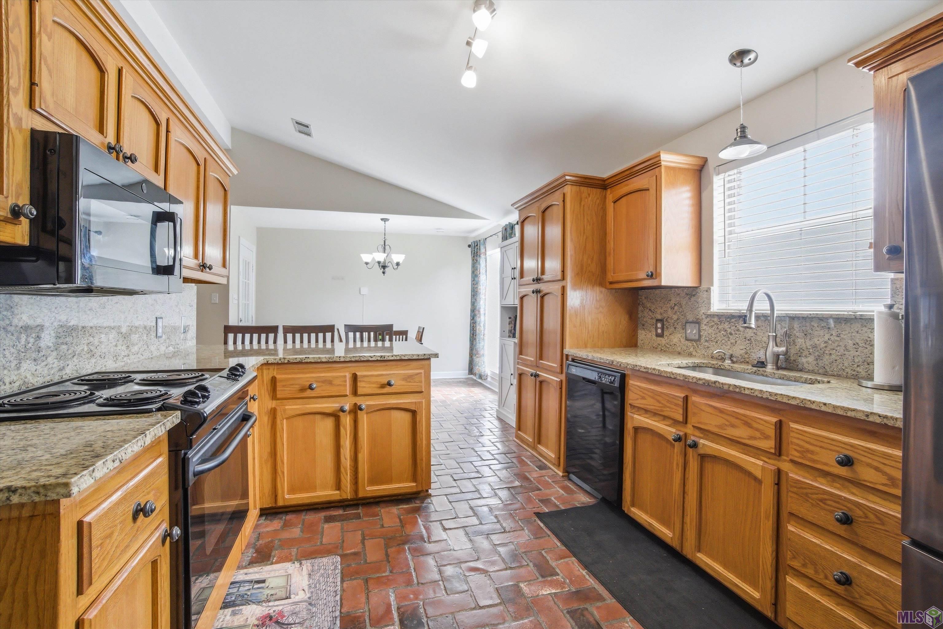 17656 Chasefield Avenue Baton Rouge, LA 70817 - Photo 8 of 25