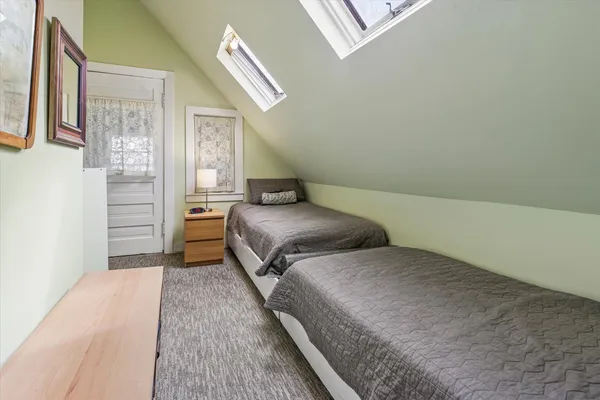 $3,500 | 3135 North Seminary Avenue, Unit 1, Chicago, IL 60657