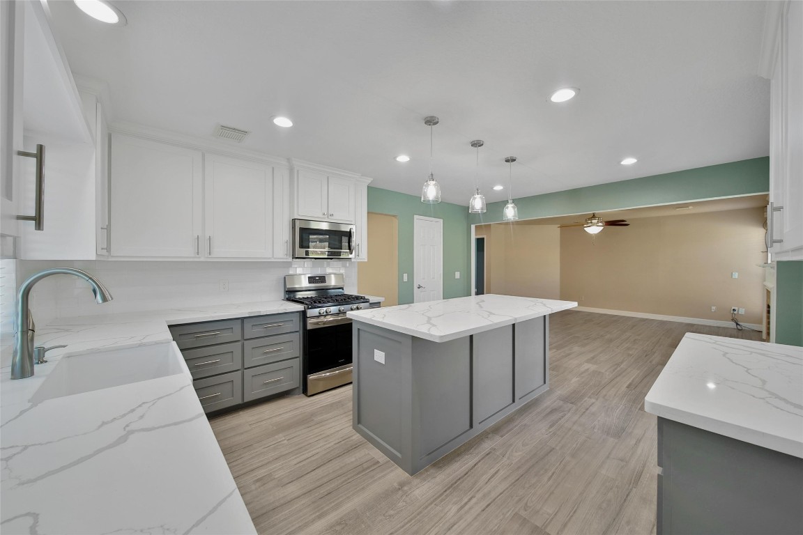 17618 Rustling Aspen Lane Houston, TX 77095 - Photo 7 of 43