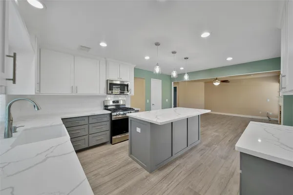 $425,000 | 17618 Rustling Aspen Lane, Houston, TX 77095