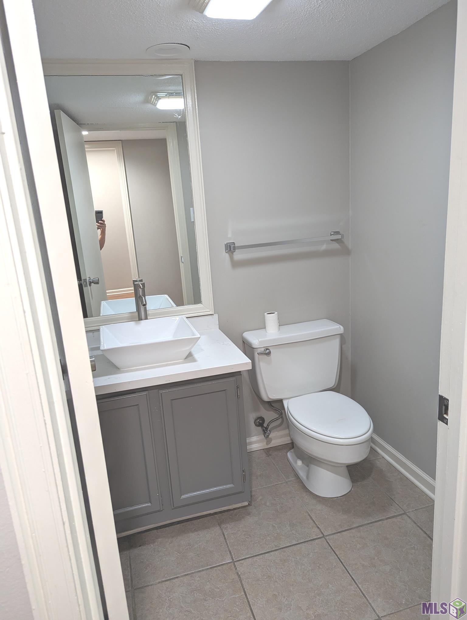 2122 Stonehenge Avenue Baton Rouge, LA 70820 - Photo 7 of 14 downstairs bath