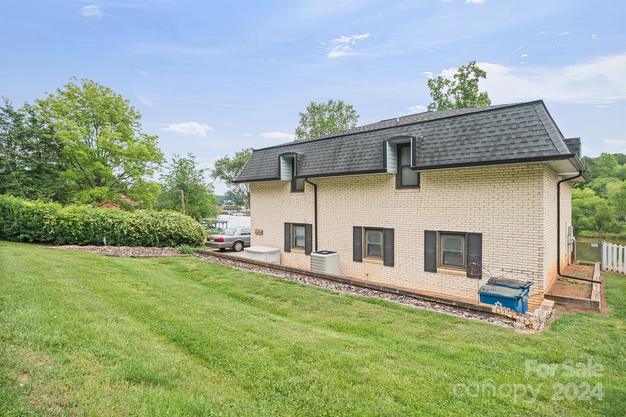 6298 Lynchburg Road Hickory, NC 28601 - Photo 3 of 43 Gallery Image 3