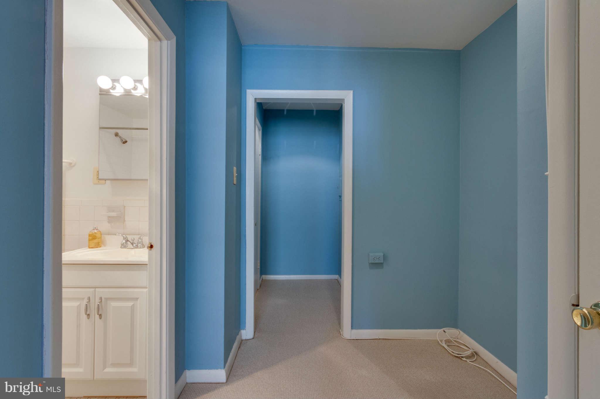 1880 Columbia Road Northwest, Unit 304 Washington, DC 20009 - Photo 17 of 28 Hallway