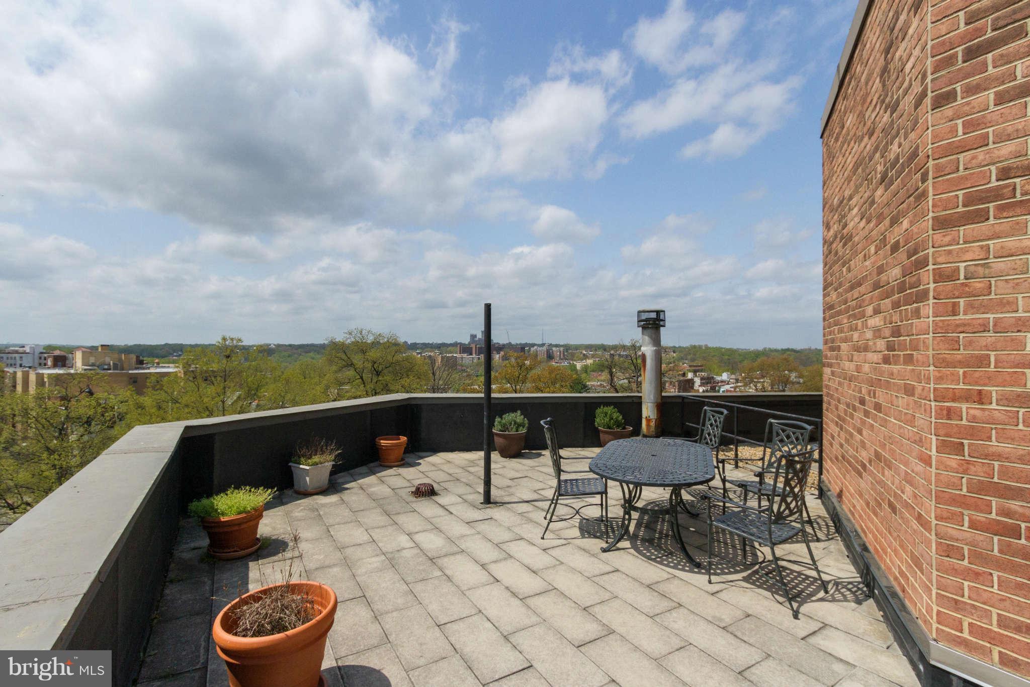 1880 Columbia Road Northwest, Unit 304 Washington, DC 20009 - Photo 21 of 28 Deck