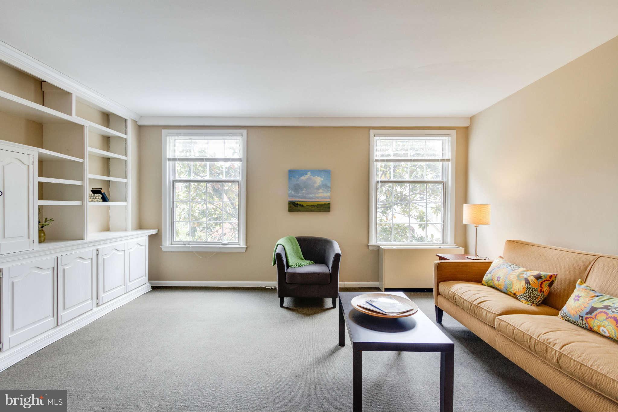 1880 Columbia Road Northwest, Unit 304 Washington, DC 20009 - Photo 6 of 28 Living Room