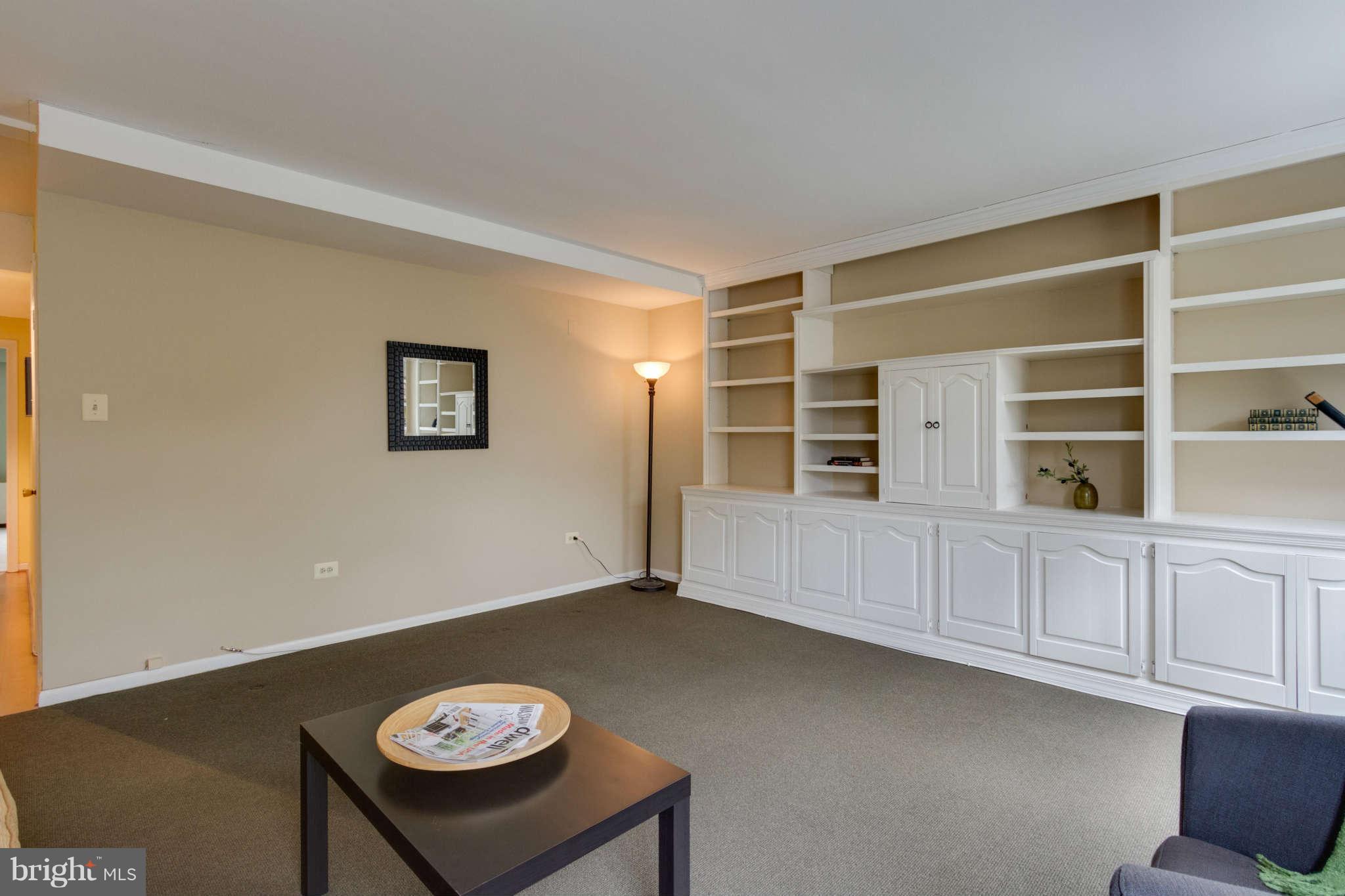 1880 Columbia Road Northwest, Unit 304 Washington, DC 20009 - Photo 8 of 28 Living Room