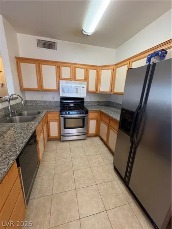$999 | 2110 Los Feliz Street, Unit 1008, Las Vegas, NV 89156