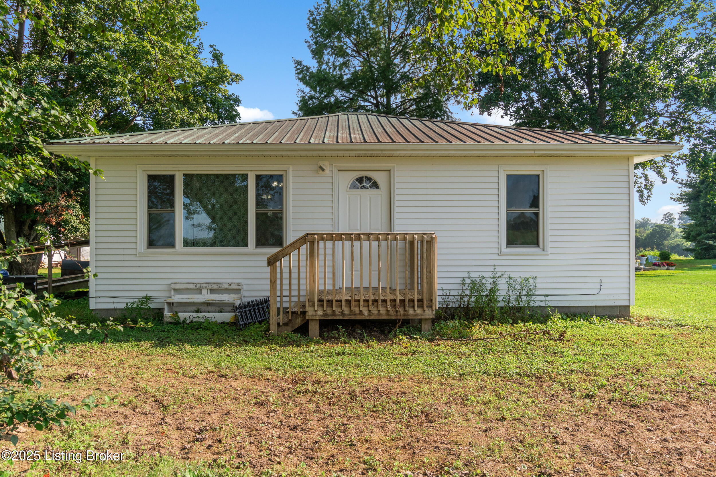 1255 Holy Cross Road Loretto, KY 40037 - Photo 1 of 28 DSC03657