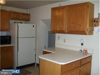 9719 Lochwood Road Philadelphia, PA 19115 - Photo 8 of 12 Kitchen