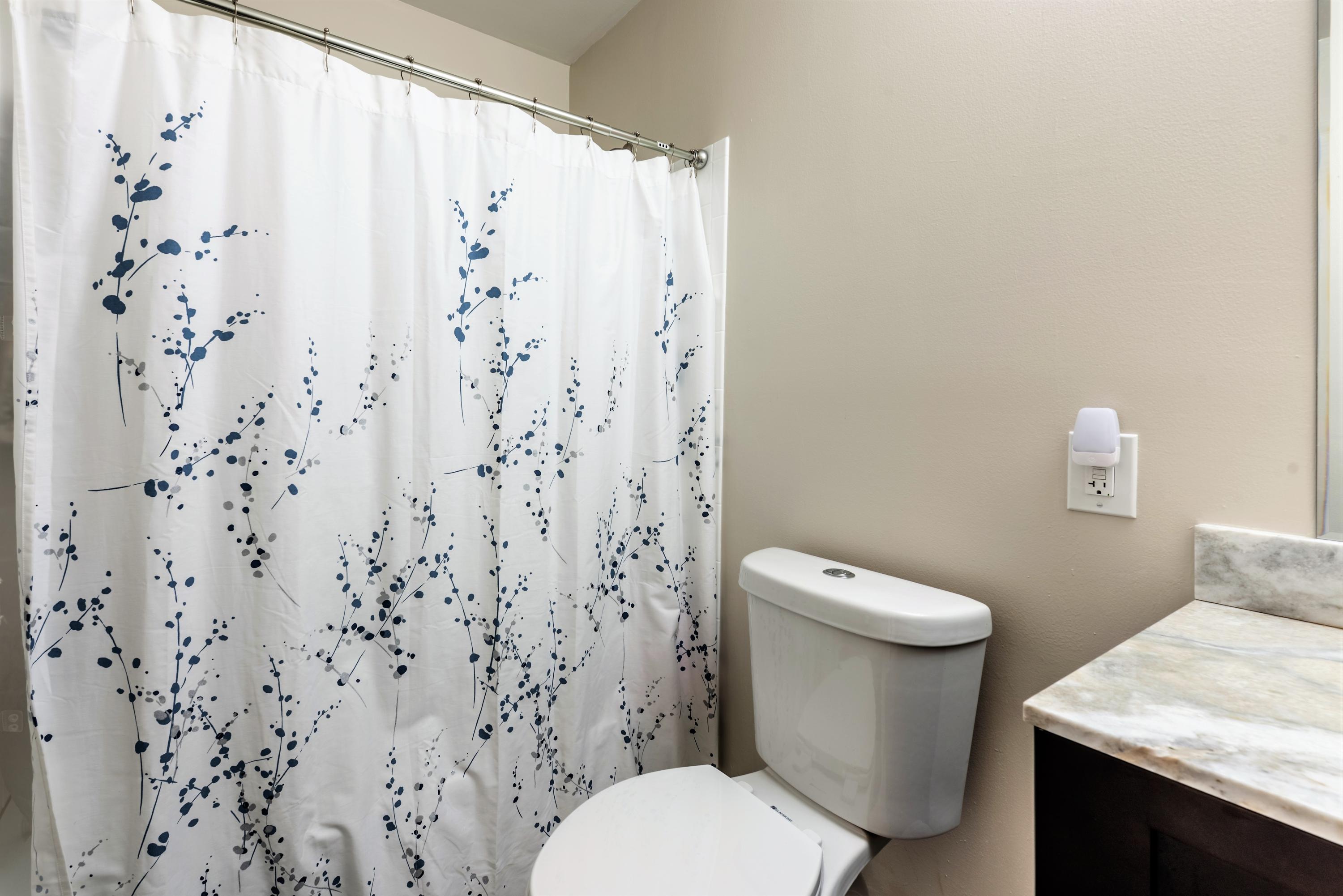 4690 Baldric Street Boca Raton, FL 33428 - Photo 18 of 25 guest bathroom