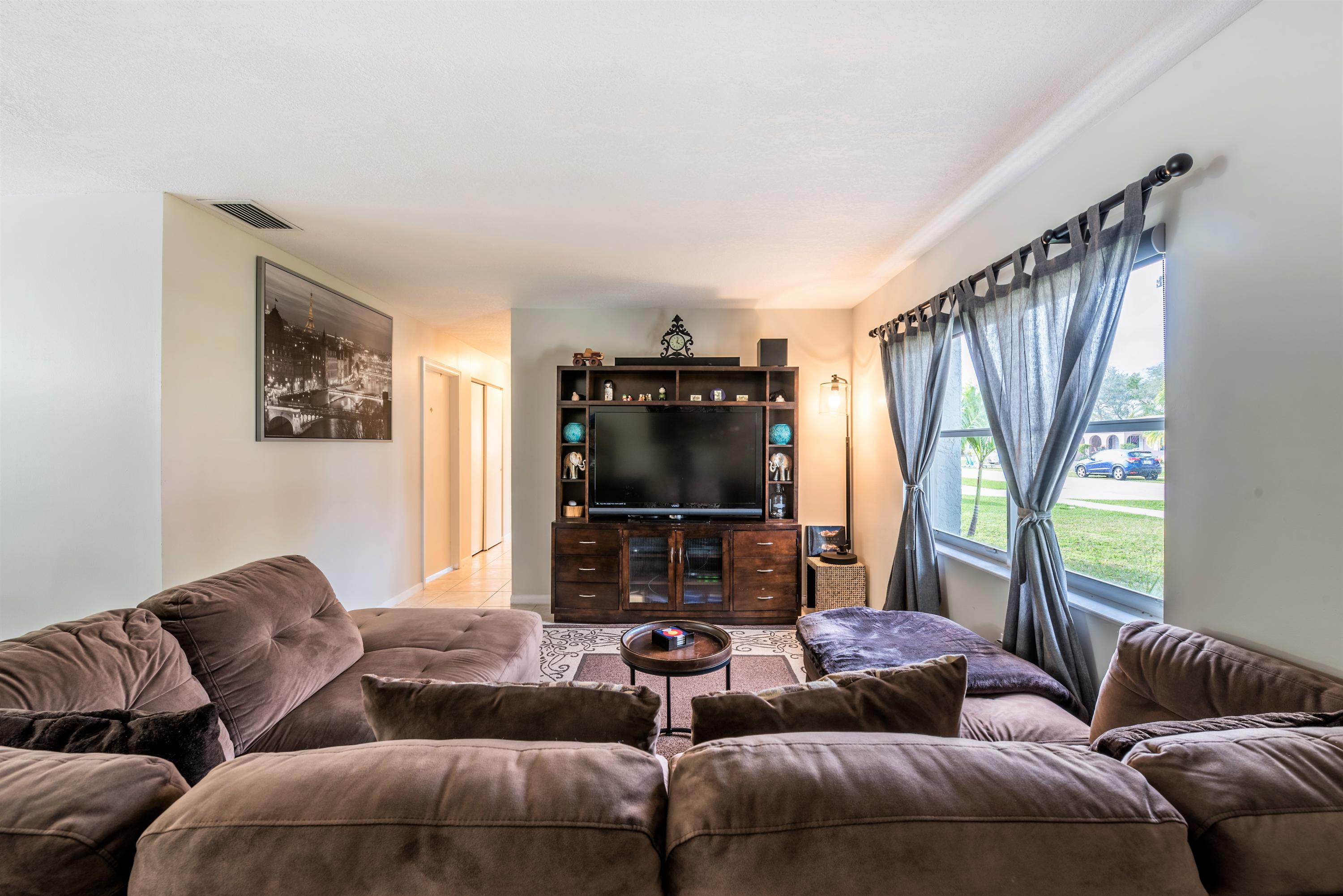 4690 Baldric Street Boca Raton, FL 33428 - Photo 7 of 25 living room