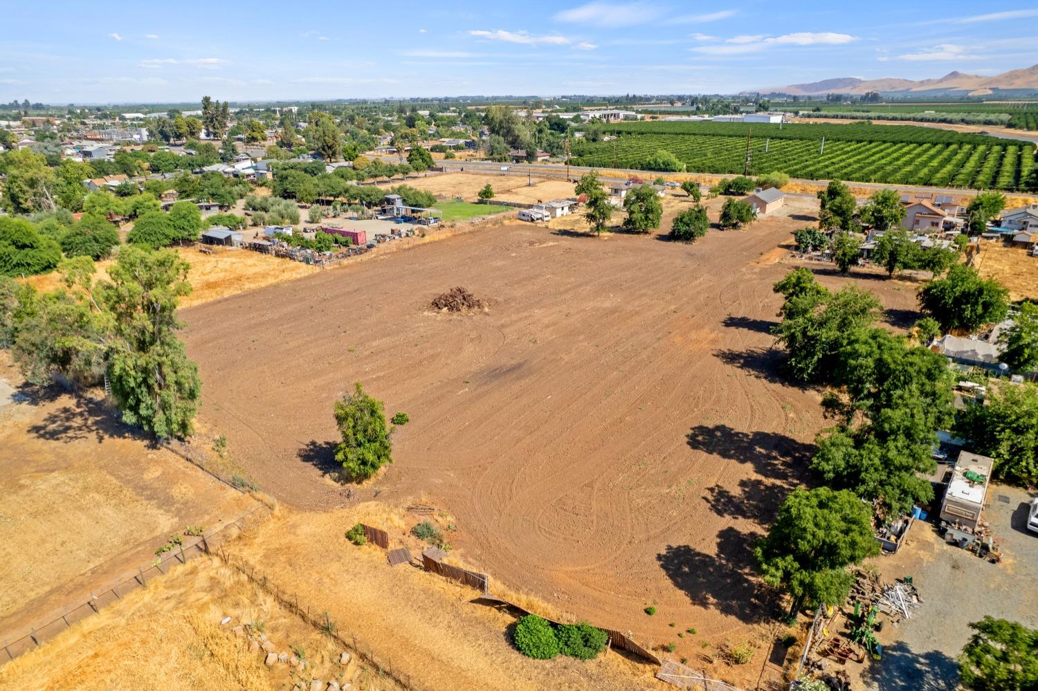 23375 Ave 196 Strathmore, CA 93267 - Photo 27 of 31 an aerial view of beach and residential houses with outdoor space