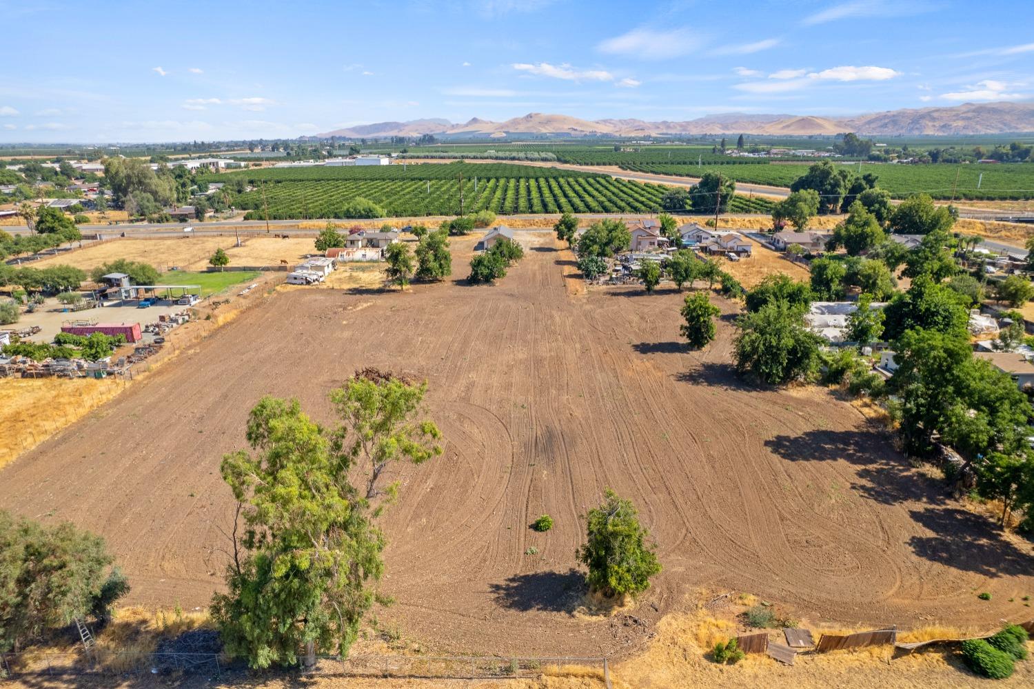 23375 Ave 196 Strathmore, CA 93267 - Photo 28 of 31 an aerial view of a city