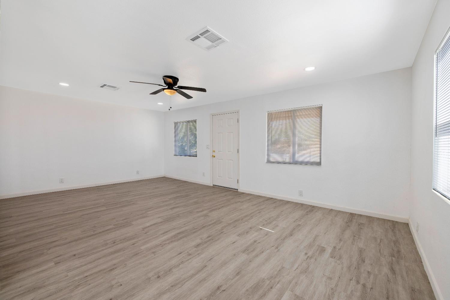 23375 Ave 196 Strathmore, CA 93267 - Photo 8 of 31 a view of an empty room with a window