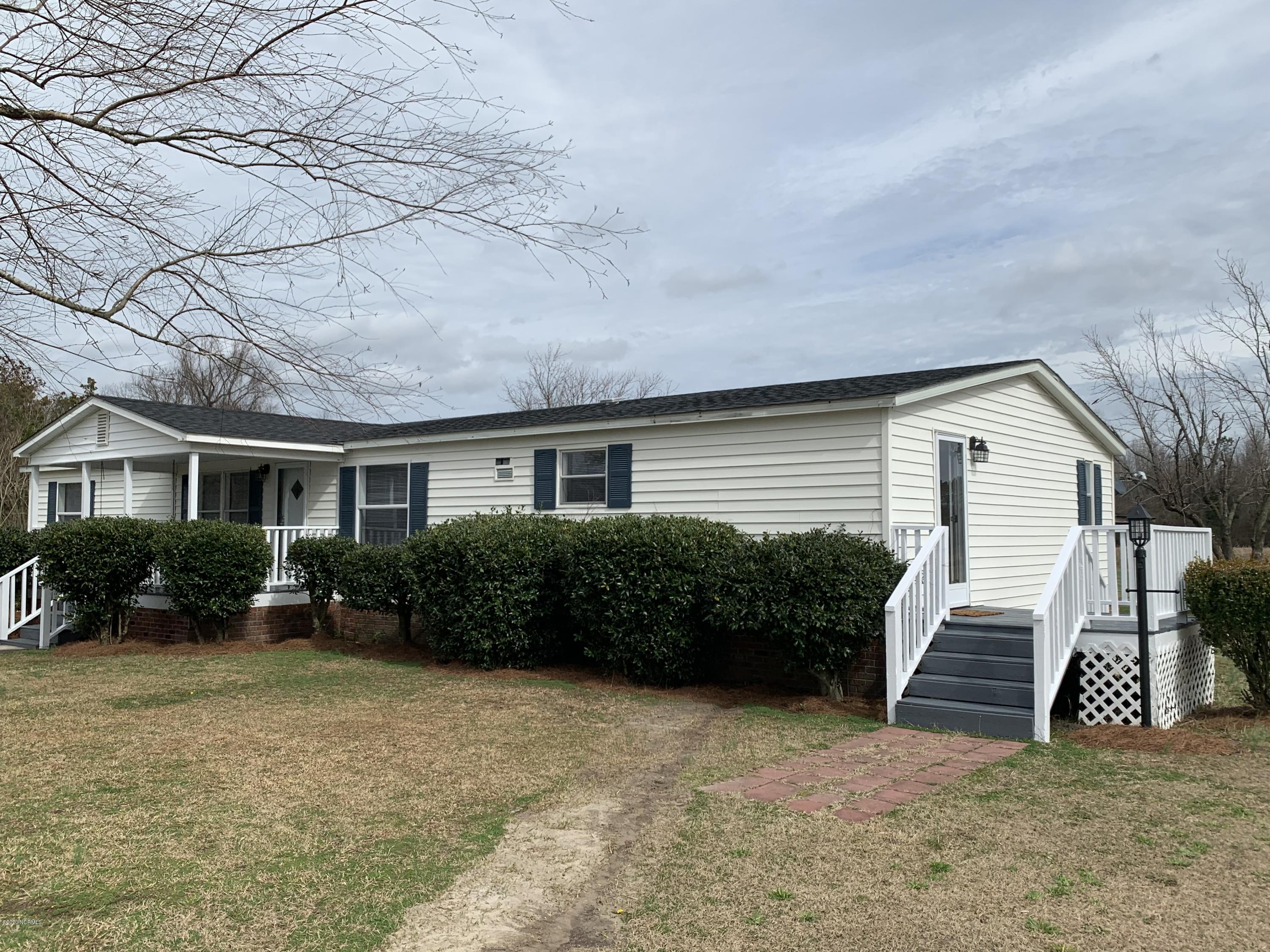 404 Northeast Road Wallace, NC 28466 - Photo 1 of 16 IMG_3211