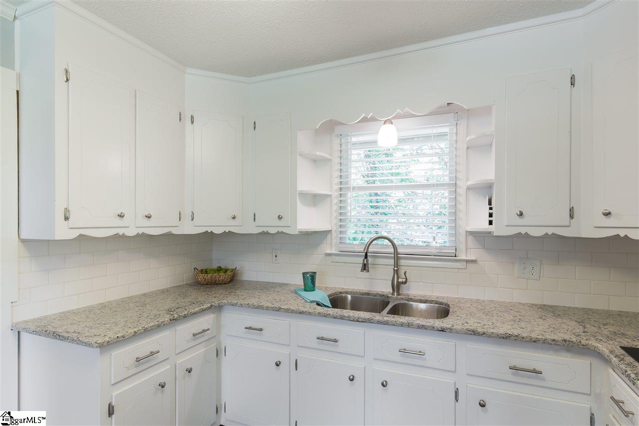 342 Ledbetter Road Travelers Rest, SC 29690 - Photo 5 of 19