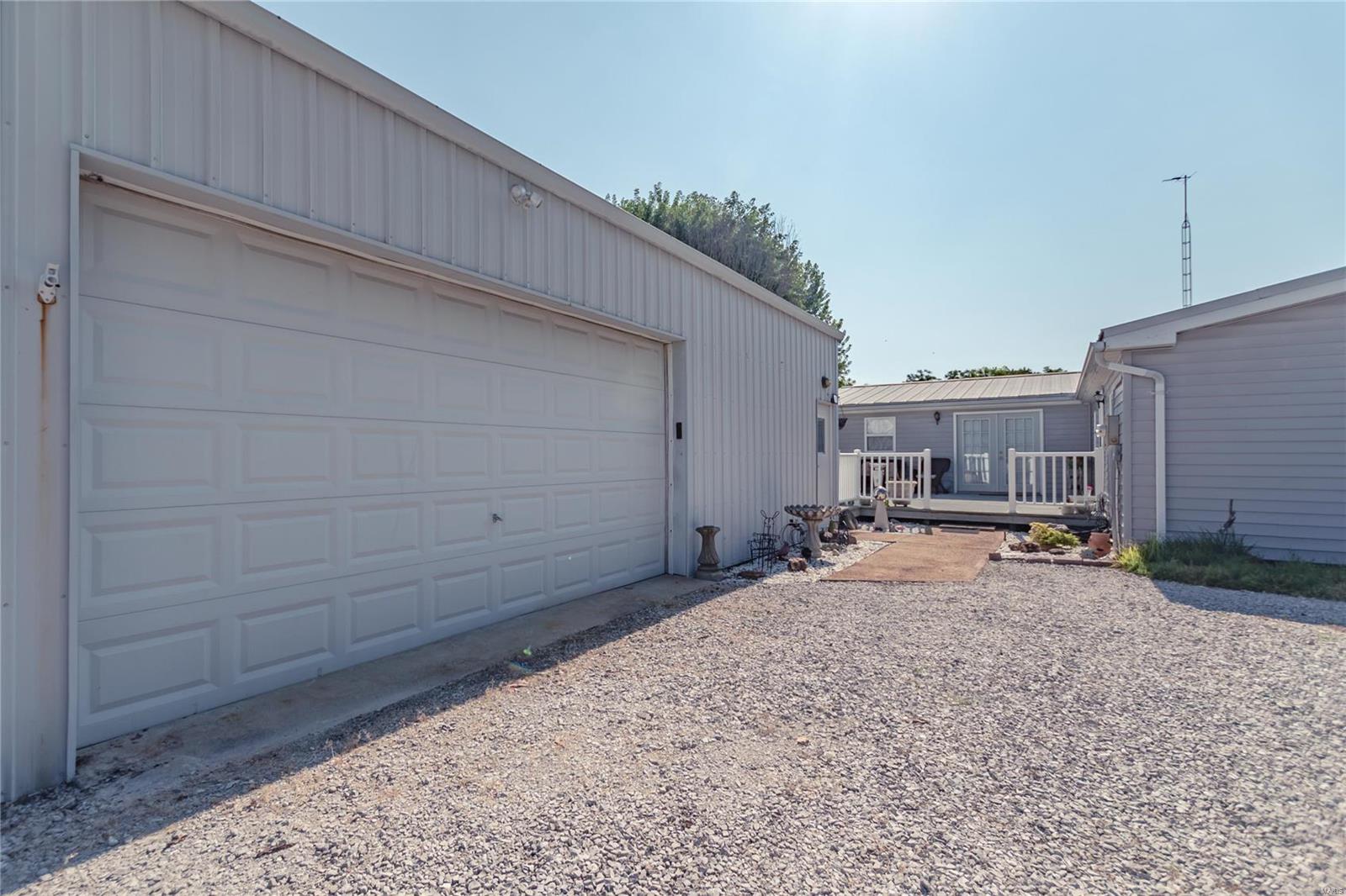 7266 D Road Waterloo, IL 62298 - Photo 11 of 40