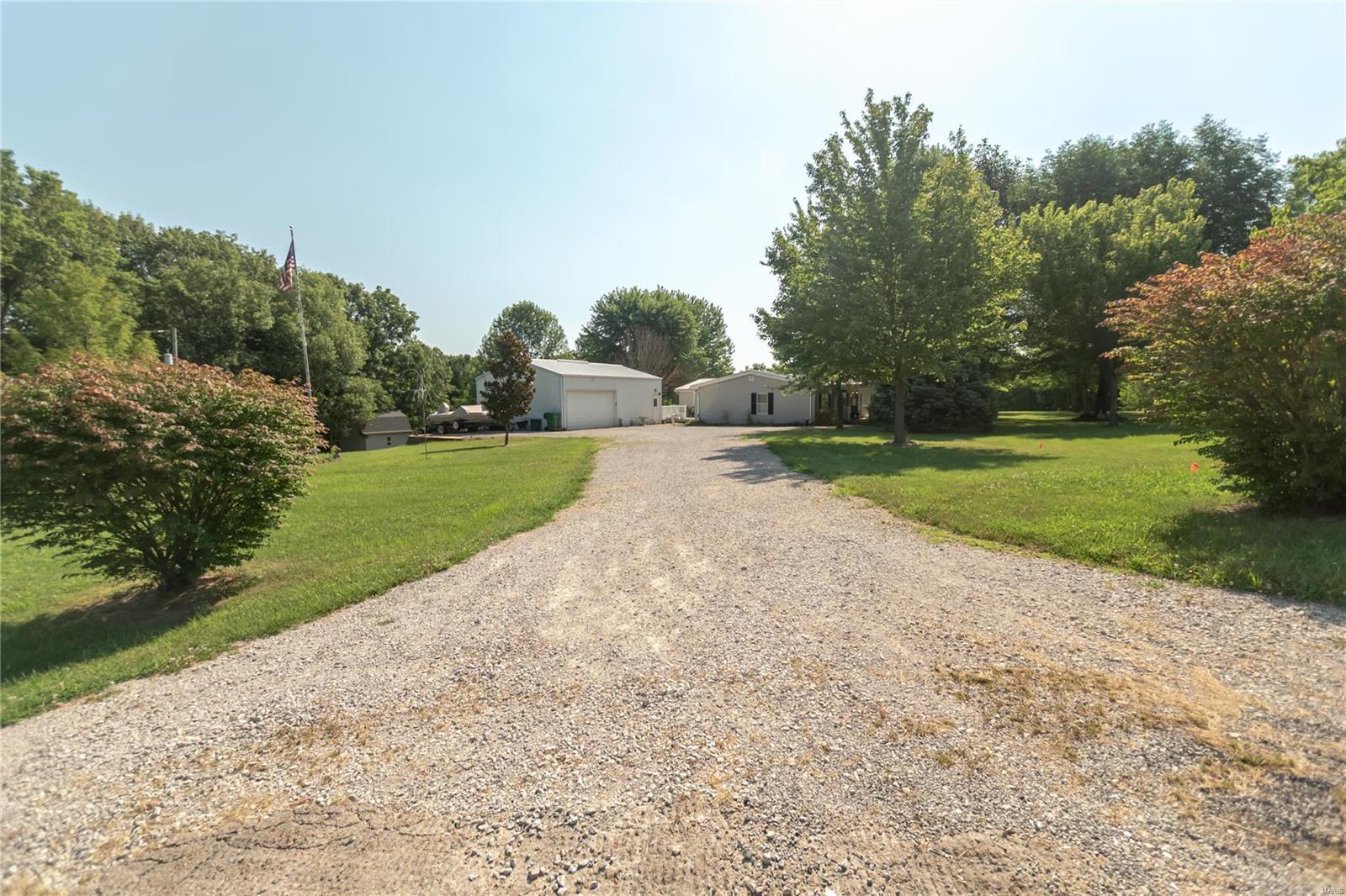 7266 D Road Waterloo, IL 62298 - Photo 13 of 40