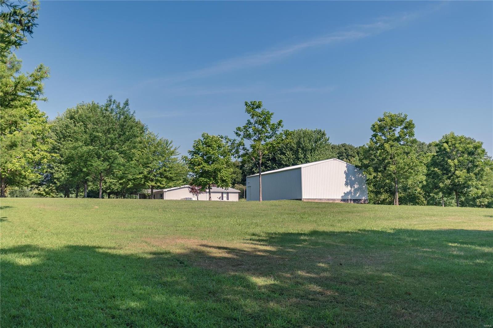 7266 D Road Waterloo, IL 62298 - Photo 5 of 40