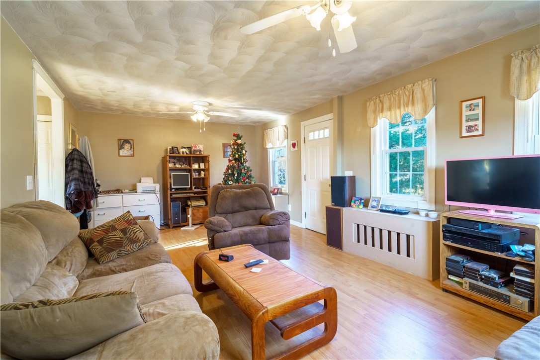 20 Reed Street Warwick, RI 02886 - Photo 5 of 31