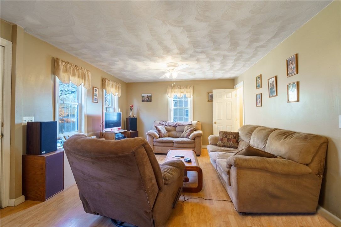 20 Reed Street Warwick, RI 02886 - Photo 6 of 31