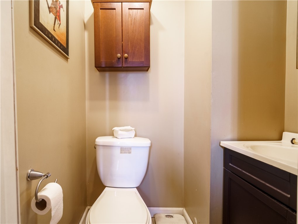 20 Reed Street Warwick, RI 02886 - Photo 9 of 31