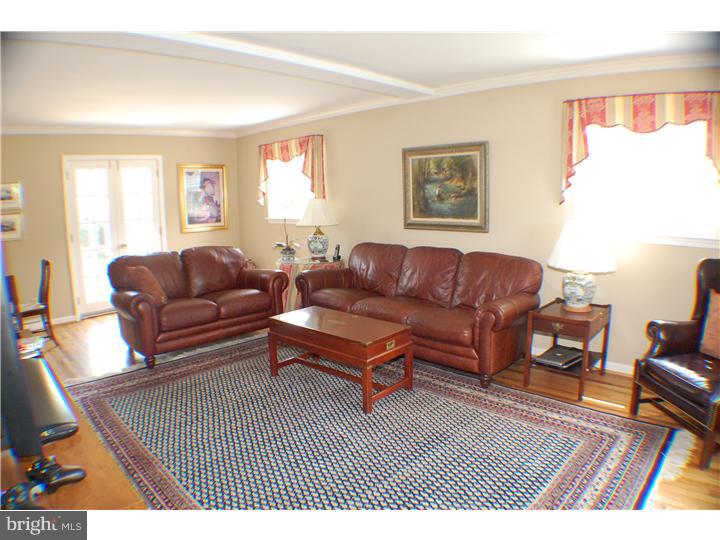 313 Harrington Road Havertown, PA 19083 - Photo 3 of 17