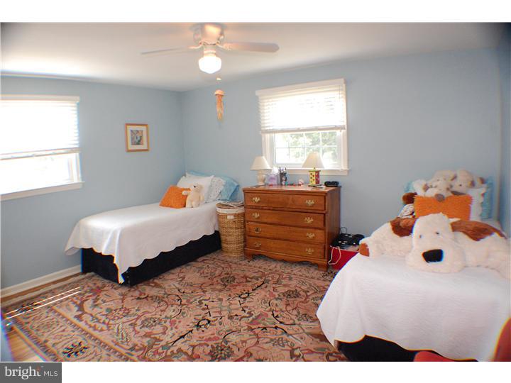 313 Harrington Road Havertown, PA 19083 - Photo 7 of 17