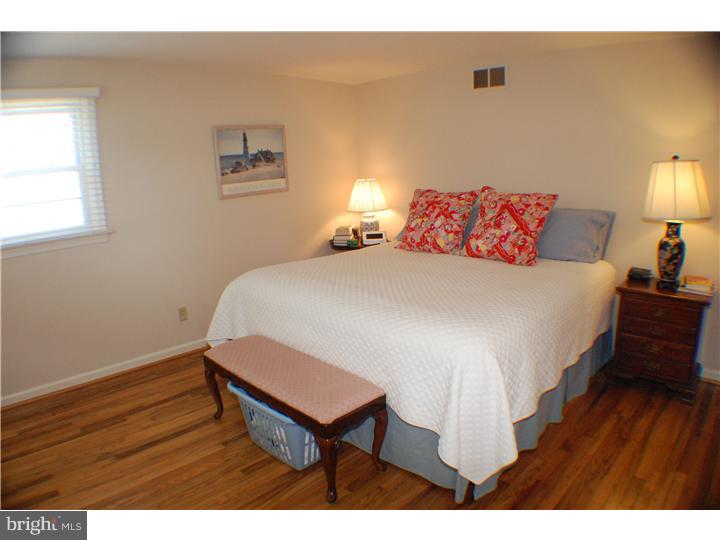 313 Harrington Road Havertown, PA 19083 - Photo 10 of 17
