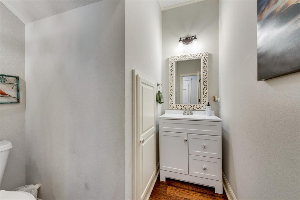 669 VZ County Road Canton, TX 75103 - Photo 27 of 40 a bathroom with a sink and a mirror