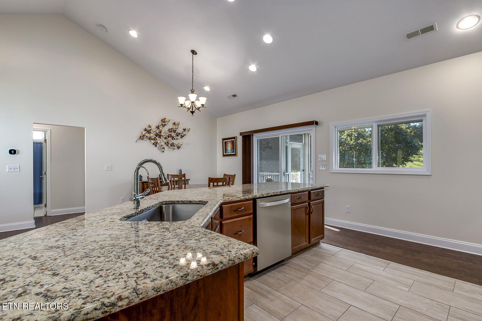 134 Daleyuhski Way Loudon, TN 37774 - Photo 24 of 54 24_DaleyuhskiWay_134_Kitchen03