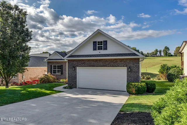 $489,000 | 134 Daleyuhski Way, Loudon, TN 37774