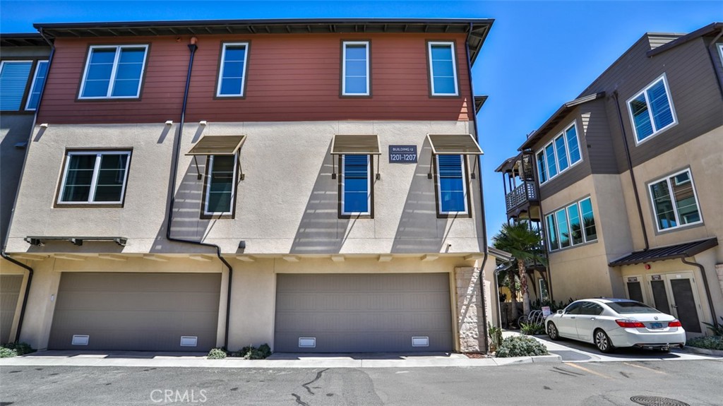 1207 Doheny Way Dana Point, CA 92629 - Photo 31 of 74 End-unit.