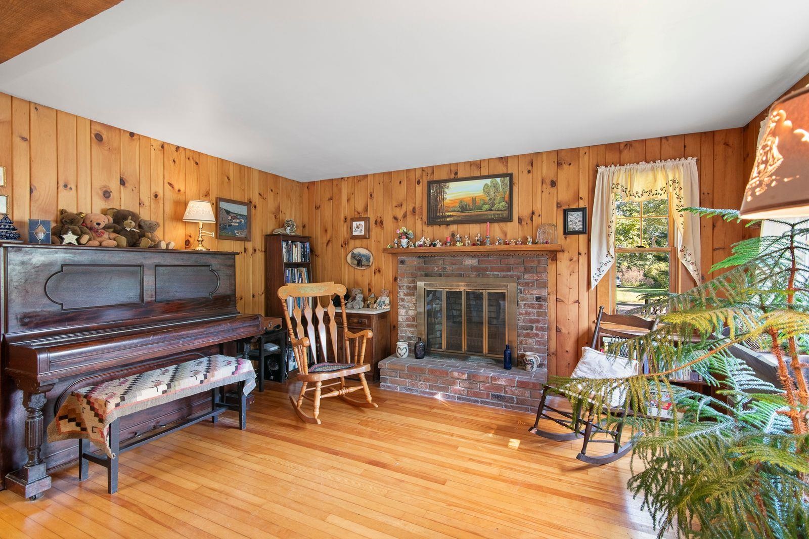 1089 Marlboro Road Brattleboro, VT 05301 - Photo 9 of 28