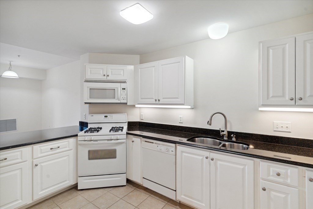 34 Burnham Road, Unit 204 Methuen, MA 01844 - Photo 4 of 30 Gallery Image 4