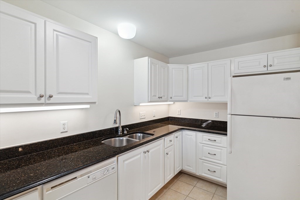 34 Burnham Road, Unit 204 Methuen, MA 01844 - Photo 6 of 30 Gallery Image 6