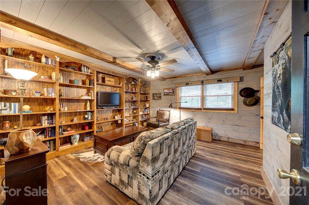 167 Kingfisher Road, Unit 312 Brevard, NC 28712 - Photo 14 of 27 Gallery Image 14