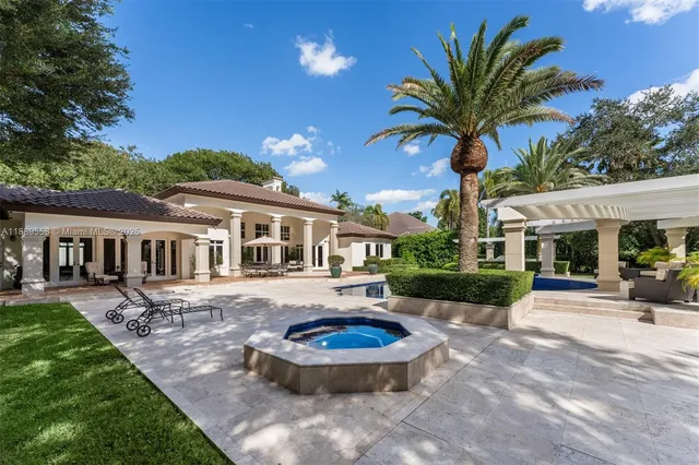 $6,750,000 | 6350 Southwest 92nd Street, Pinecrest, FL 33156