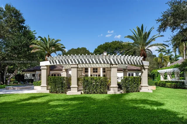 $6,750,000 | 6350 Southwest 92nd Street, Pinecrest, FL 33156