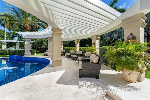 $6,750,000 | 6350 Southwest 92nd Street, Pinecrest, FL 33156