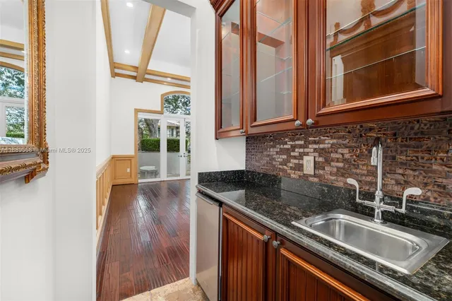 $6,750,000 | 6350 Southwest 92nd Street, Pinecrest, FL 33156