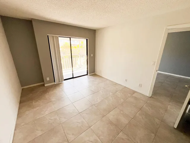 $2,300 | 100 West Hidden Valley Boulevard, Unit 110, Boca Raton, FL 33487