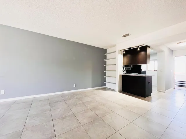 $2,300 | 100 West Hidden Valley Boulevard, Unit 110, Boca Raton, FL 33487