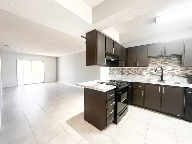 $2,300 | 100 West Hidden Valley Boulevard, Unit 110, Boca Raton, FL 33487