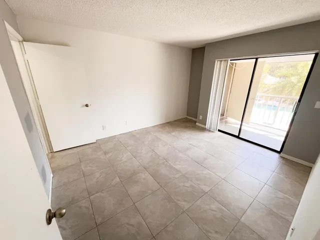 $2,300 | 100 West Hidden Valley Boulevard, Unit 110, Boca Raton, FL 33487