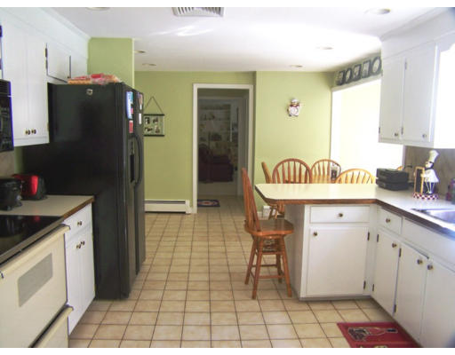 16 Brady Loop Andover, MA 01810 - Photo 4 of 18