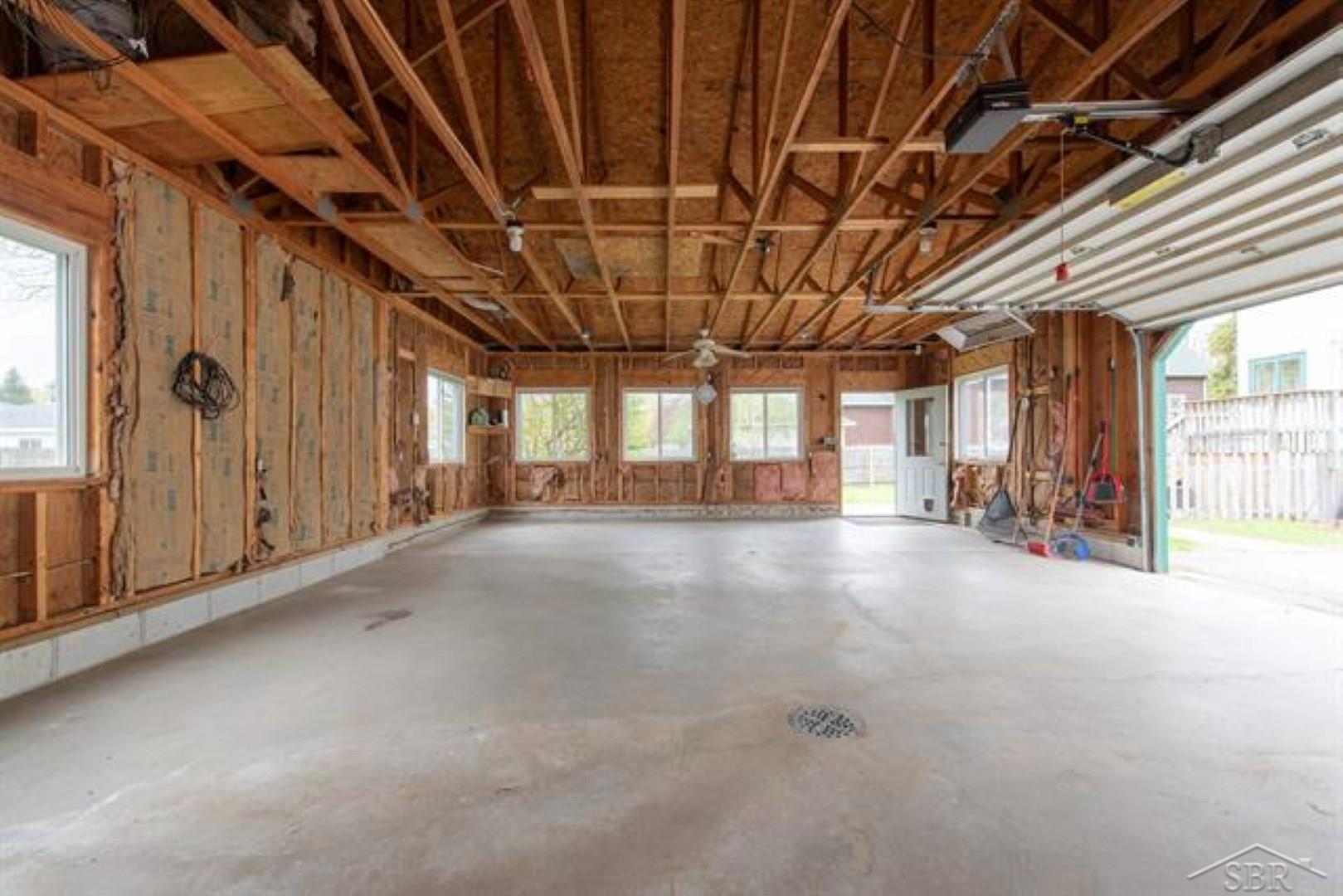 2152 6th Street Bay City, MI 48708 - Photo 39 of 46 50174004-0266c1c6-46bd-4044-8d5b-8e0343b3bc10.JPG